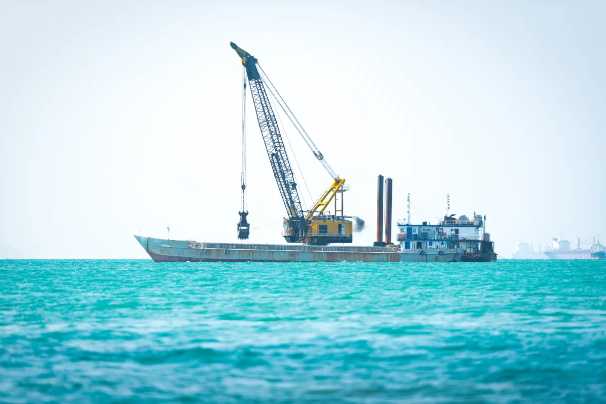 How Dredging Equipment Manufacturing Shapes Modern Marine Projects